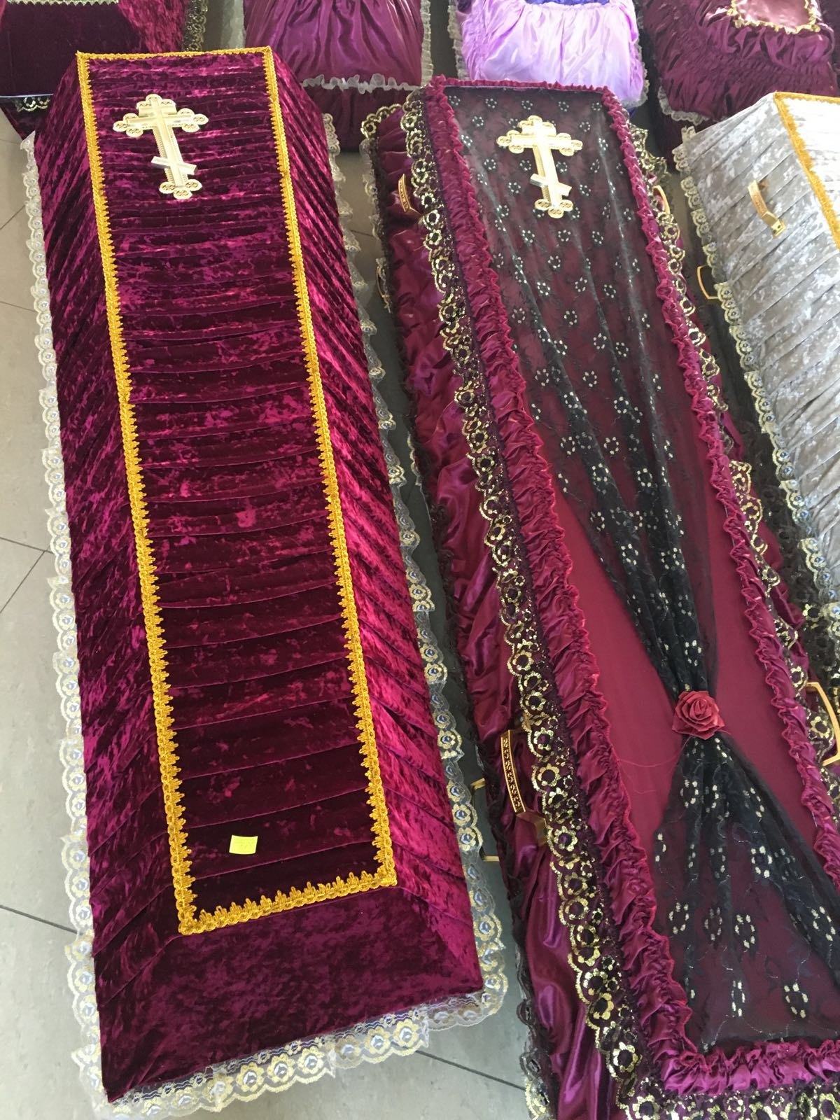 Гроб 12